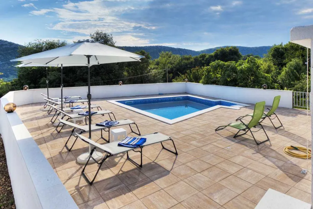 4-Bedroom Holiday House in Bribir for Up to 10