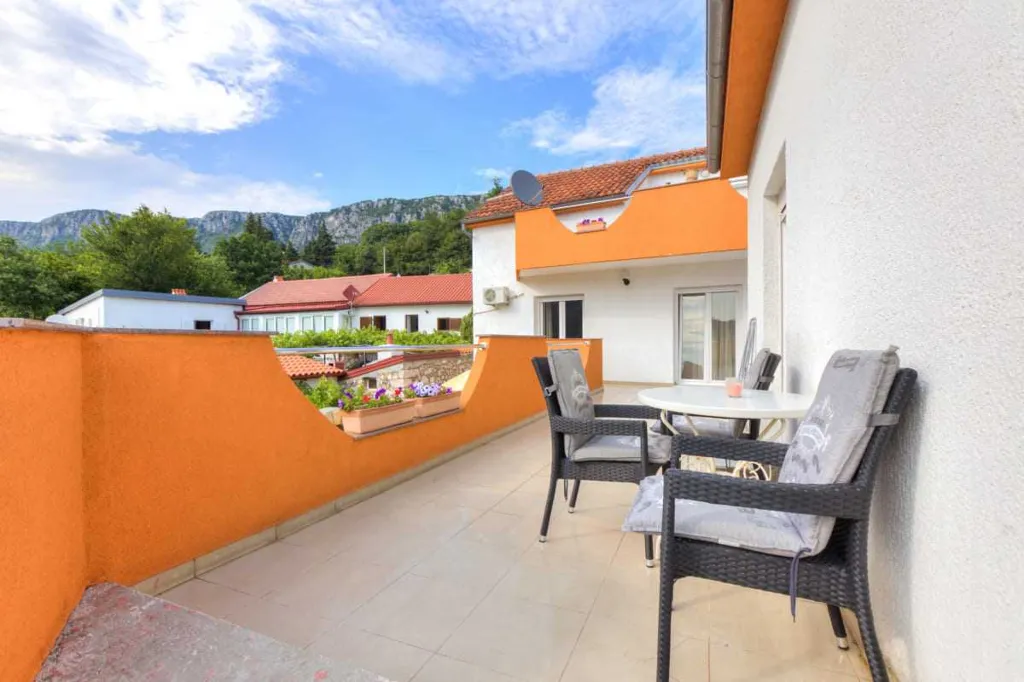4-Bedroom Holiday House in Bribir for Up to 10