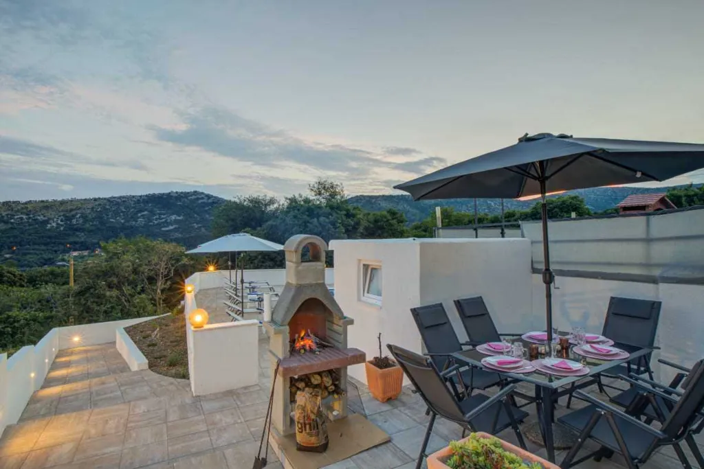 4-Bedroom Holiday House in Bribir for Up to 10