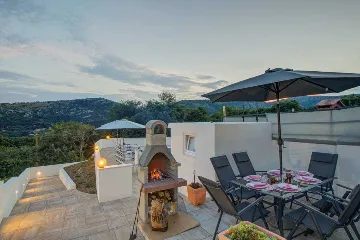 4-Bedroom Holiday House in Bribir for Up to 10