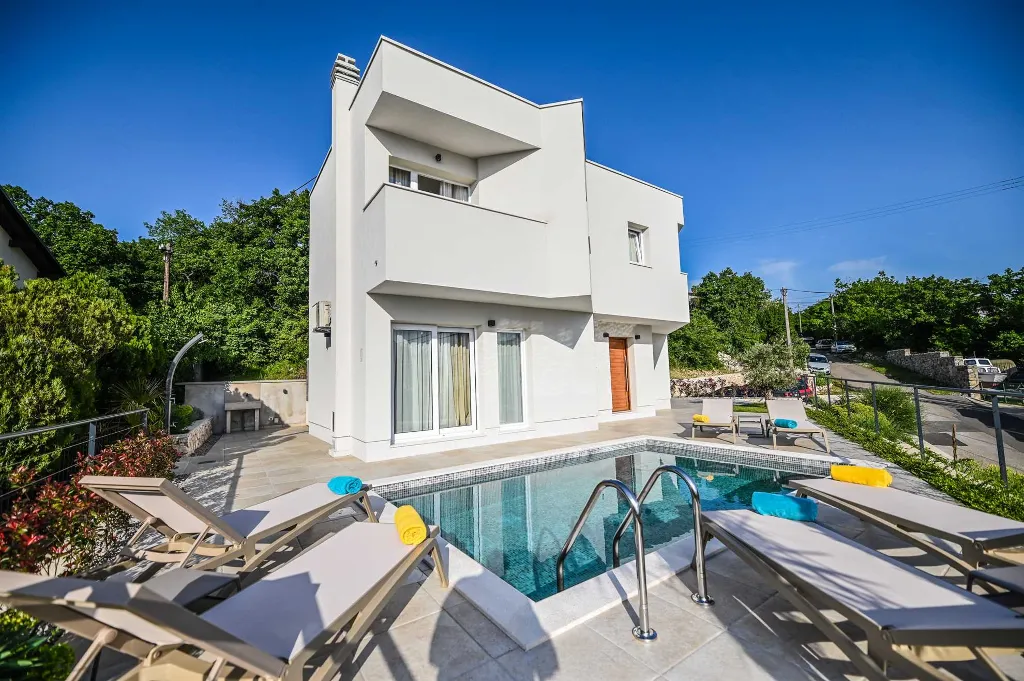 Modern 2-Bedroom Villa with Heated Pool in Kraljevica