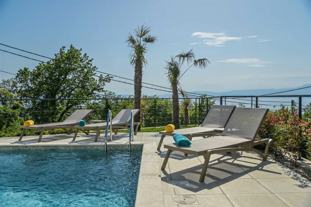 Modern 2-Bedroom Villa with Heated Pool in Kraljevica