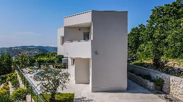 Modern 2-Bedroom Villa with Heated Pool in Kraljevica