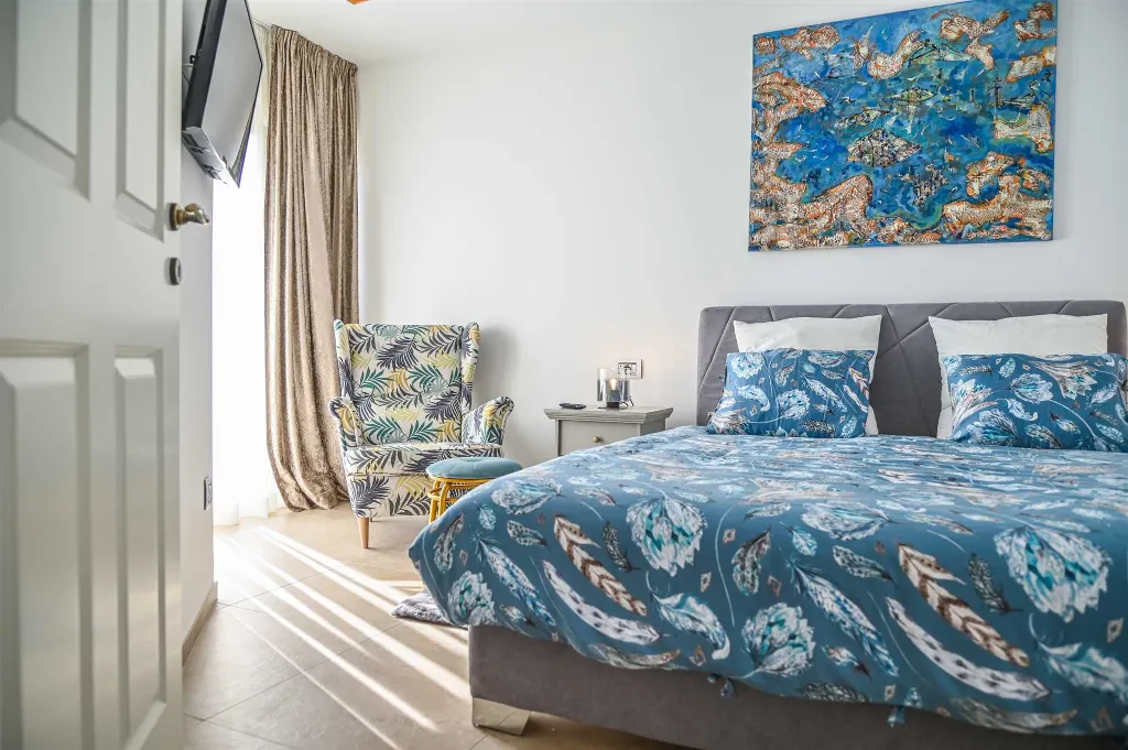 Modern 2-Bedroom Villa with Heated Pool in Kraljevica