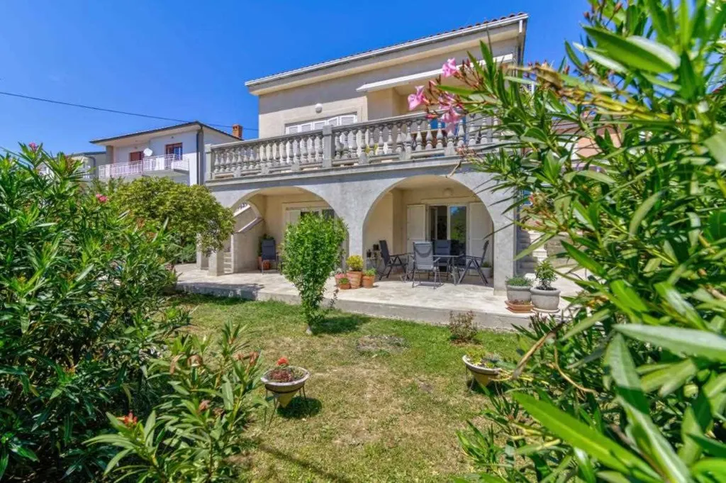 2-Bedroom Apartment in Novi Vinodolski with Garden BBQ