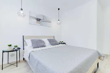 2-Bedroom Apartment in Novi Vinodolski with Garden BBQ