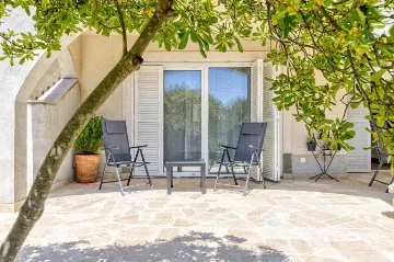 2-Bedroom Apartment in Novi Vinodolski with Garden BBQ