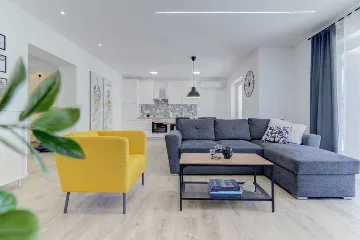 2-Bedroom Apartment in Novi Vinodolski with Garden BBQ