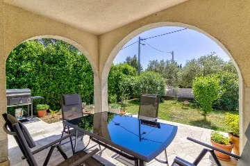 2-Bedroom Apartment in Novi Vinodolski with Garden BBQ