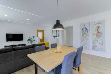 2-Bedroom Apartment in Novi Vinodolski with Garden BBQ