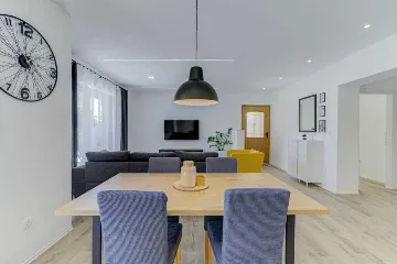 2-Bedroom Apartment in Novi Vinodolski with Garden BBQ