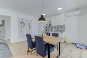 2-Bedroom Apartment in Novi Vinodolski with Garden BBQ