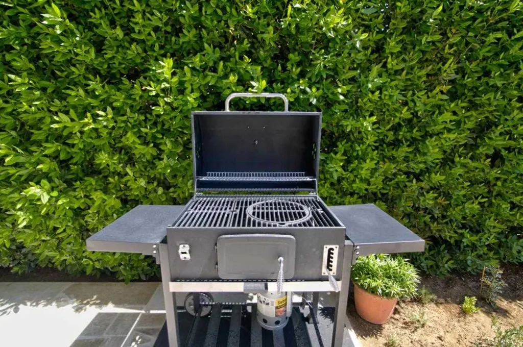 2-Bedroom Apartment in Novi Vinodolski with Garden BBQ