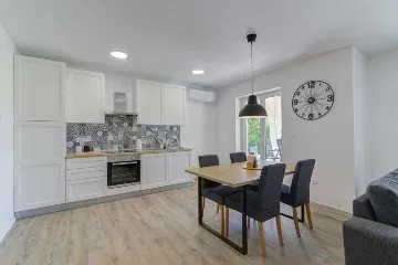 2-Bedroom Apartment in Novi Vinodolski with Garden BBQ