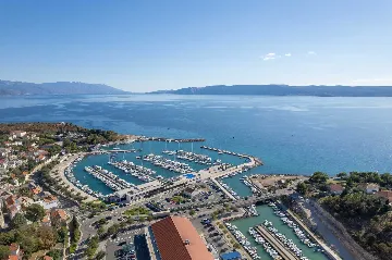 2-Bedroom Apartment in Novi Vinodolski with Garden BBQ