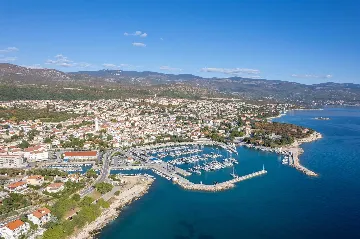 2-Bedroom Apartment in Novi Vinodolski with Garden BBQ