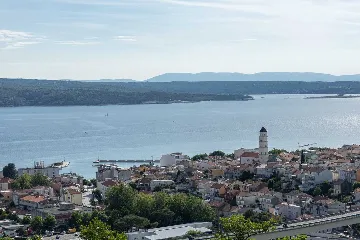 Crikvenica 2-Bedroom Apartment for up to 6