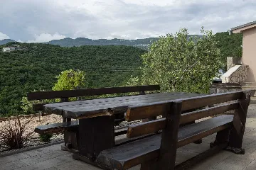 Crikvenica 2-Bedroom Apartment for up to 6