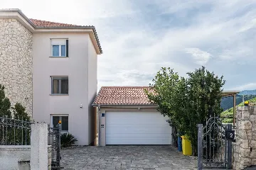 Crikvenica Apartment with Sea-View Balcony