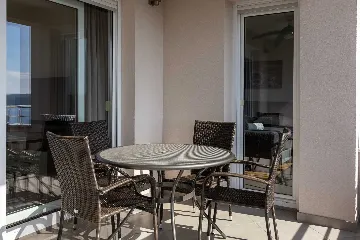 Crikvenica Apartment with Sea-View Balcony