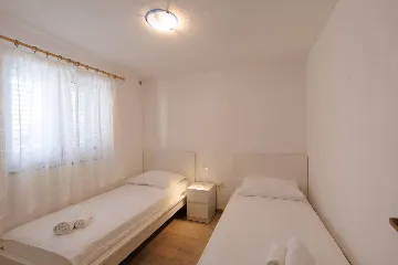 Seaside Apartment with Panoramic Views in Klek