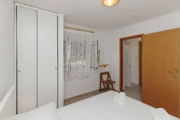 Seaside Apartment with Panoramic Views in Klek