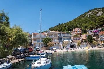 Seaside Apartment with Panoramic Views in Klek