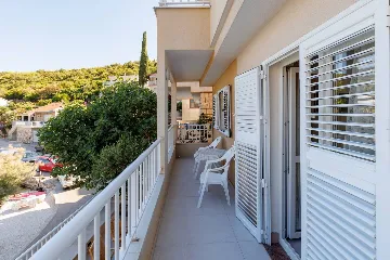 Seaside Apartment with Panoramic Views in Klek