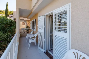 Seaside Apartment with Panoramic Views in Klek