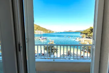 Seaside Apartment with Panoramic Views in Klek