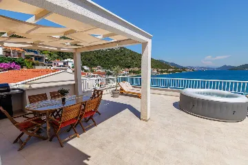 Duboka Klek Apartment with 2 Bedrooms for 4