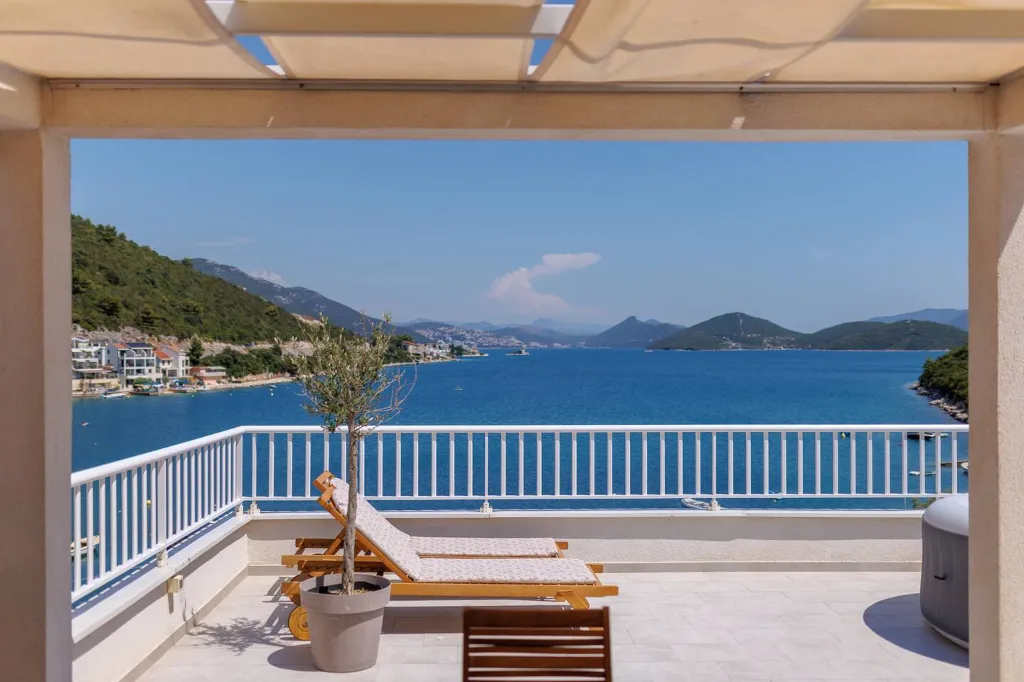 Duboka Klek Apartment with 2 Bedrooms for 4