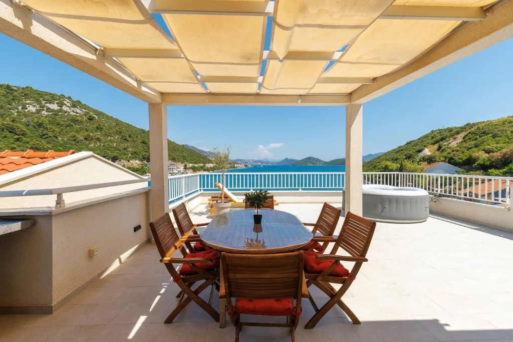 Duboka Klek Apartment with 2 Bedrooms for 4