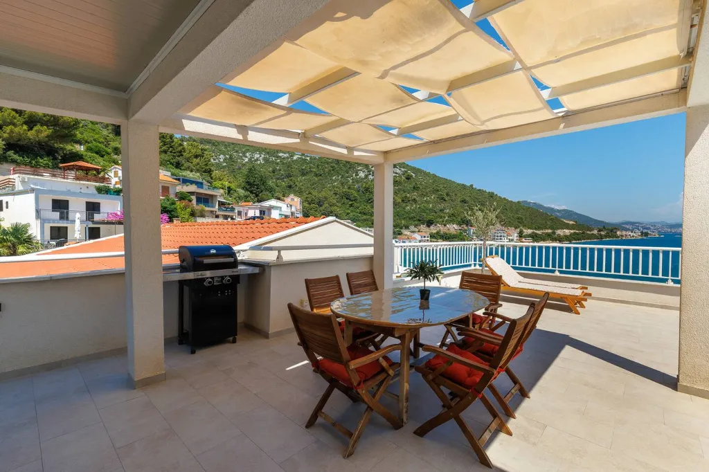 Duboka Klek Apartment with 2 Bedrooms for 4
