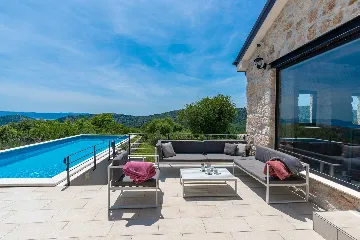 Spacious 4-Bedroom Villa in Bribir, Croatia
