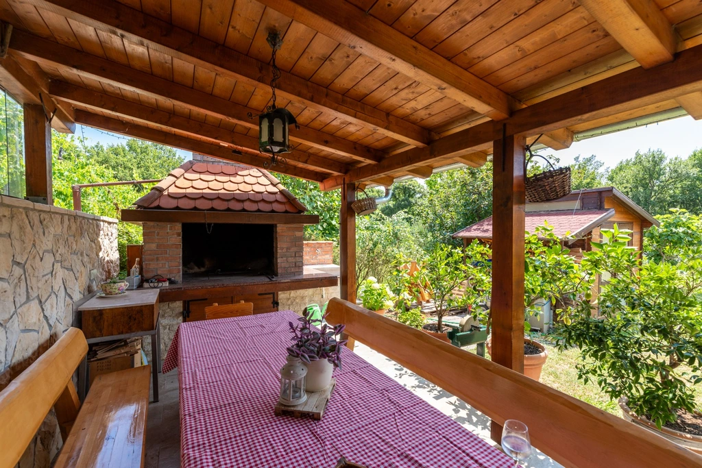 Cozy 1-Bedroom Apartment in Bribir with Terrace