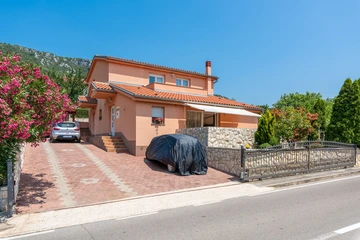 Cozy 1-Bedroom Apartment in Bribir with Terrace