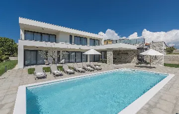 Bužinija 4-Bedroom Villa for 8 Guests