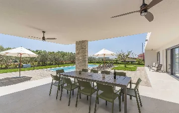 Bužinija 4-Bedroom Villa for 8 Guests