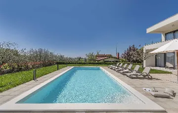 Bužinija 4-Bedroom Villa for 8 Guests