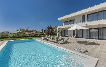 Bužinija 4-Bedroom Villa for 8 Guests