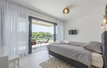 Bužinija 4-Bedroom Villa for 8 Guests