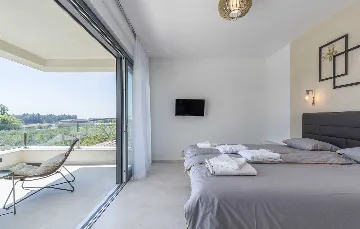 Bužinija 4-Bedroom Villa for 8 Guests