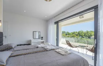 Bužinija 4-Bedroom Villa for 8 Guests