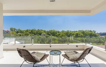 Bužinija 4-Bedroom Villa for 8 Guests