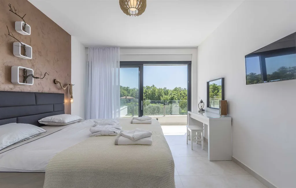 Bužinija 4-Bedroom Villa for 8 Guests