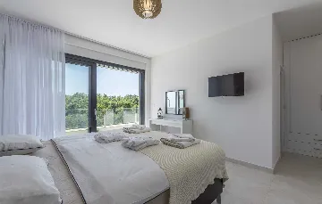 Bužinija 4-Bedroom Villa for 8 Guests