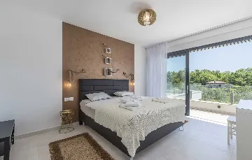 Bužinija 4-Bedroom Villa for 8 Guests
