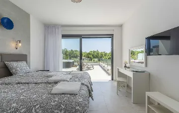 Bužinija 4-Bedroom Villa for 8 Guests