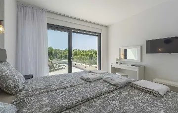 Bužinija 4-Bedroom Villa for 8 Guests